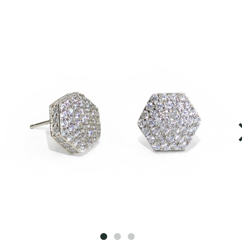 Lisa Schwartz nut stud earrings